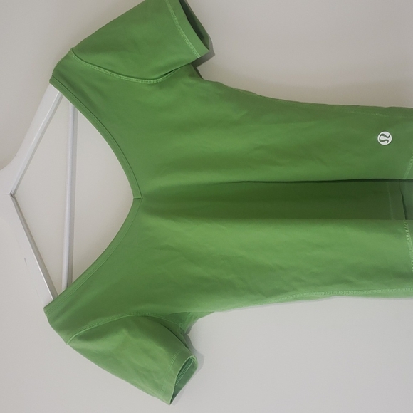 Pretty Green Lululemon T-shirt - Picture 4 of 7